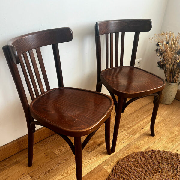 paire de chaise bistrot Baumann avec dossier courbé