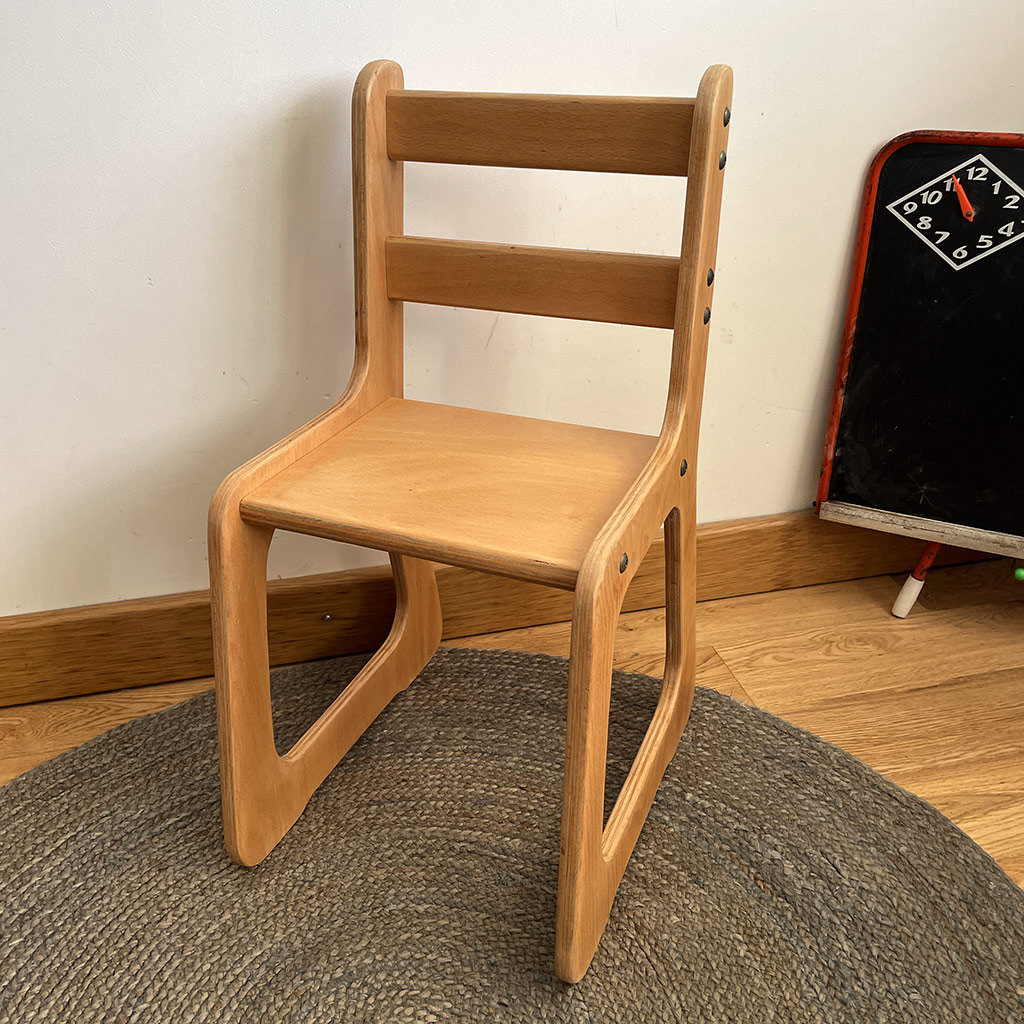 Chaise traineau esprit Montessori