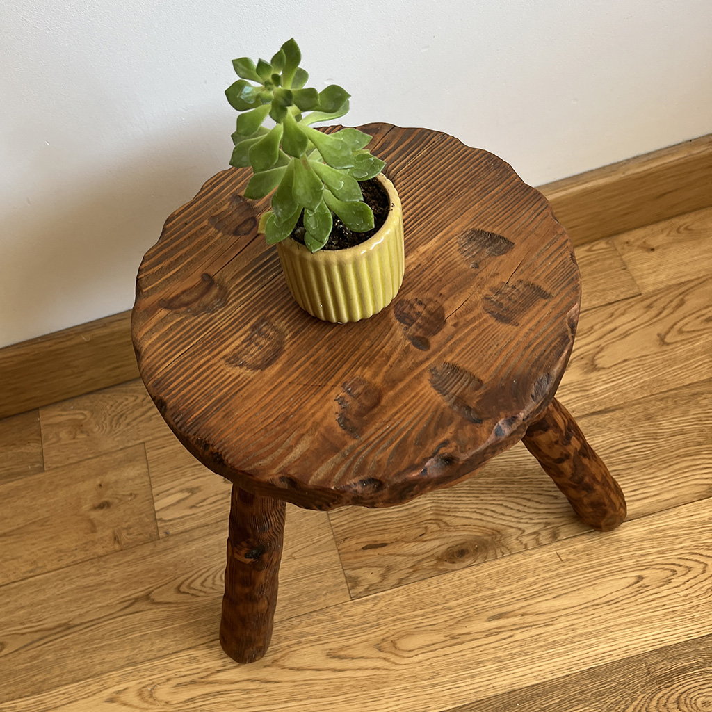 Tabouret brutaliste, déco vintage