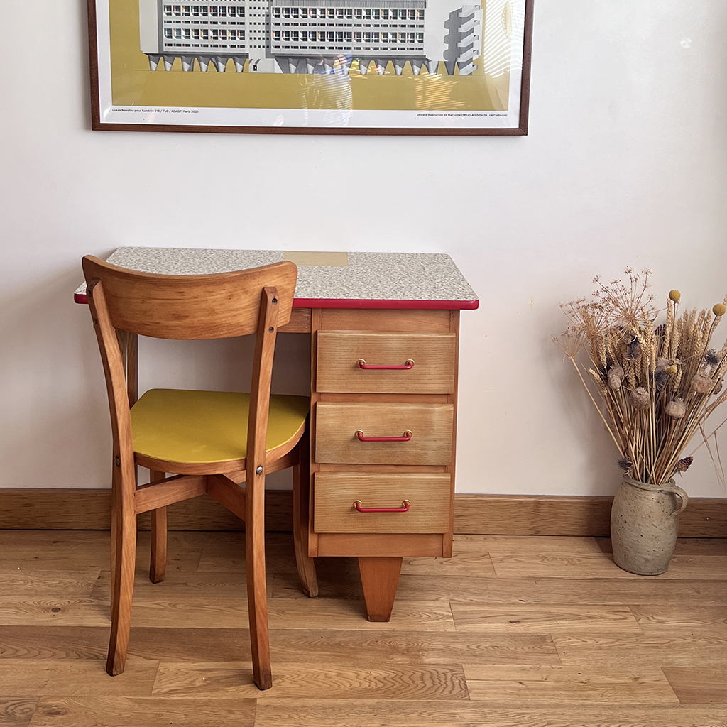 Bureau vintage pieds compas et chaise bistrot