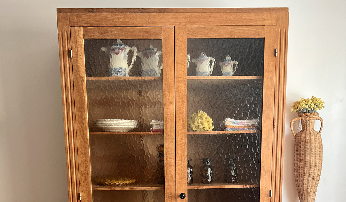 Armoire d'école des années 50 Banc d'école primaire avec dossier rénovée par l'Atelier Joseph et Honoré