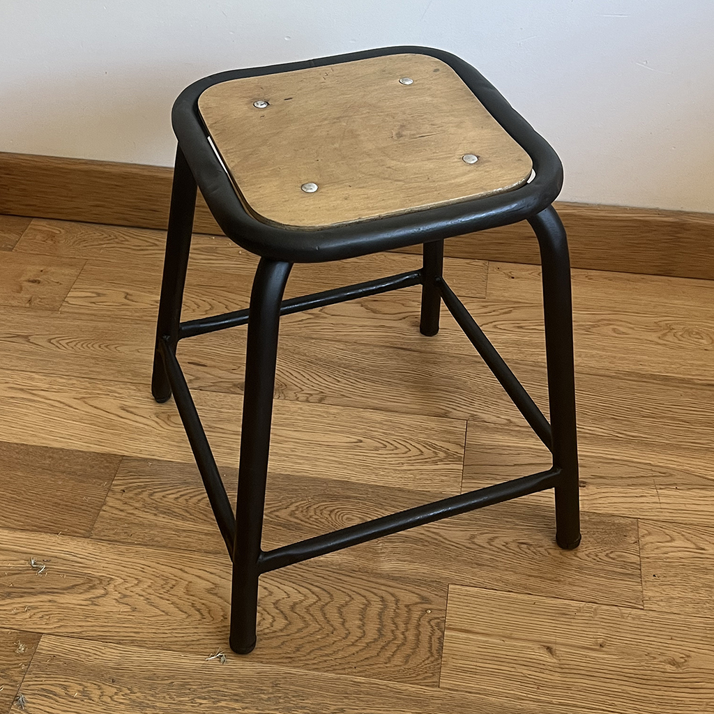 Tabouret vintage d'atelier