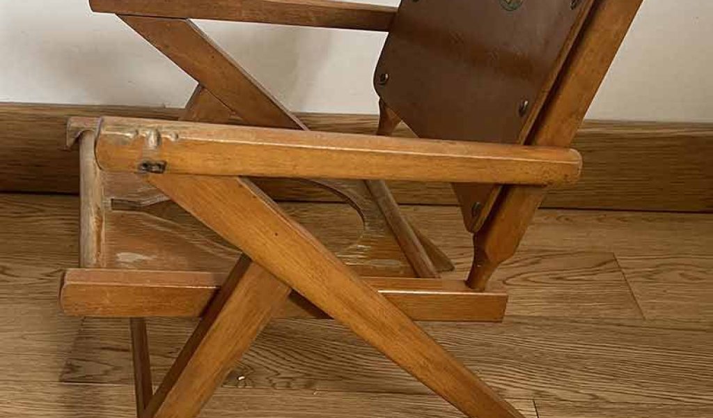 Fauteuil vintage pour enfant des années 50 à rénover sur-mesure