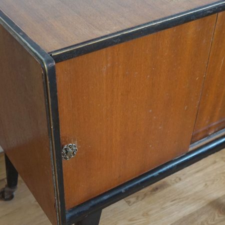 Petit meuble vintage pour rénovation